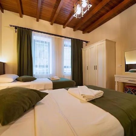 Limon Villa