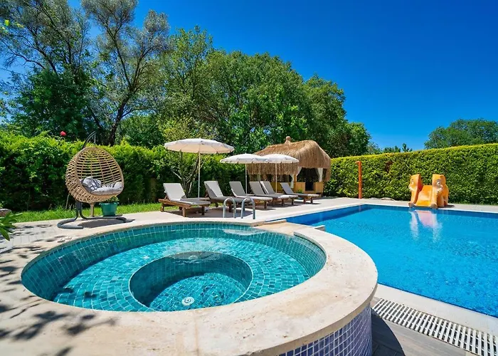Limon Villa *